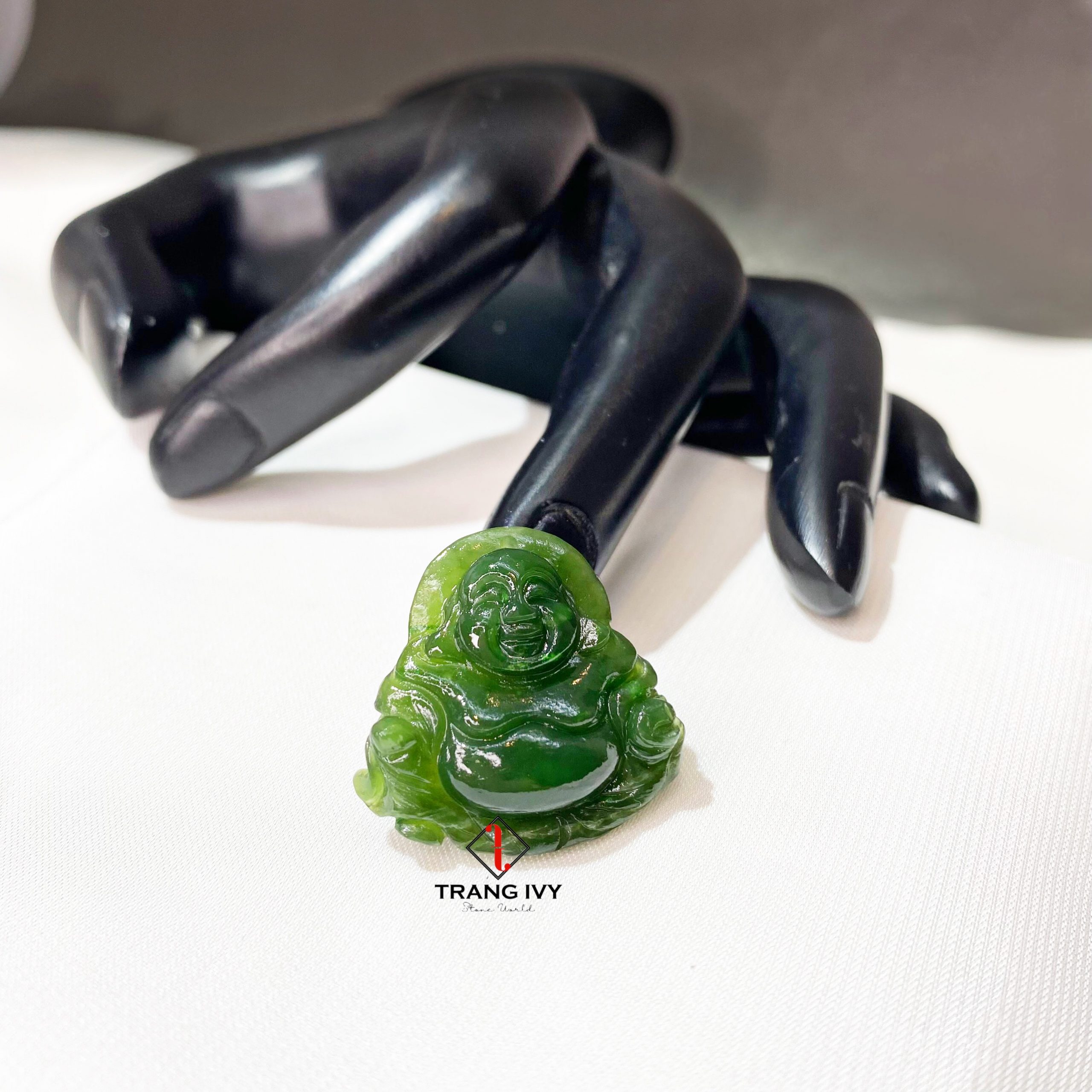 Mặt dây chuyền Phật Di Lặc Ngọc bích Canada giá sale 30%: 1.260.000 đồng